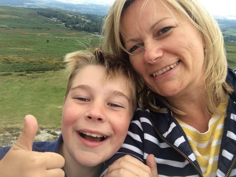 Mother_and_son_giving_thumbs_up_for_Three_Pound_Cottage